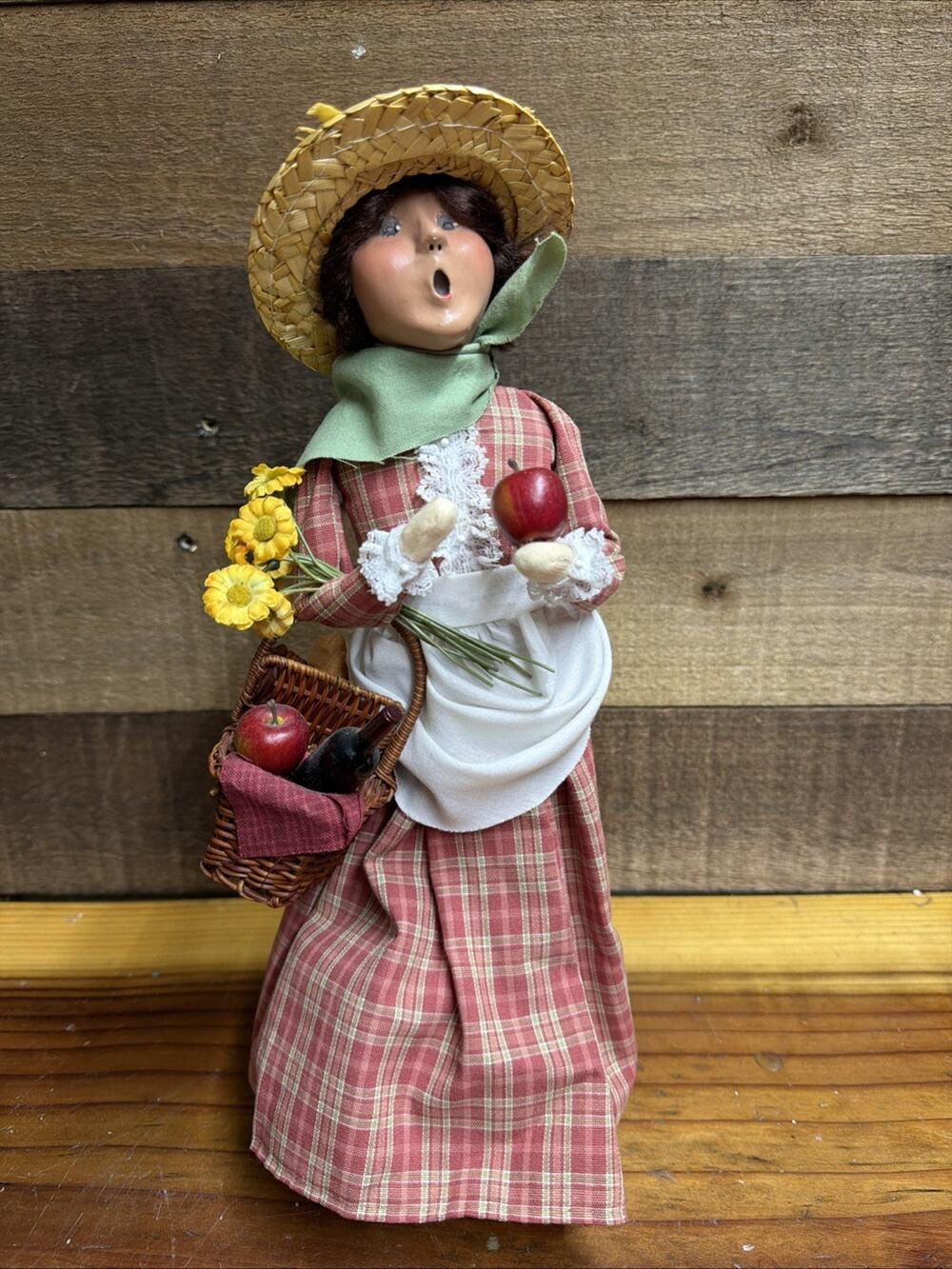Byers Choice Caroler Winterthur Woman Picnic Basket Apples, Wine, Bread Flowers